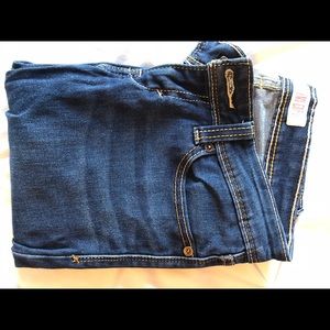 Women’s Levi’s skinny jeans. Great condition.